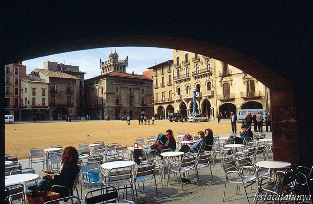 Вилла Torre De Codinac Sant Pere de Torello Экстерьер фото